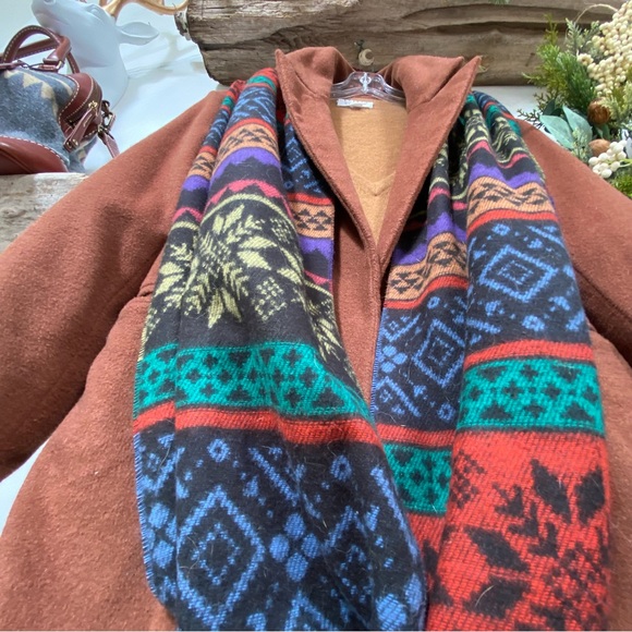⭐️SOLD⭐️Festive Roots infinity fleece scarf w folk/prairie/country/cottage vibe - Picture 4 of 13